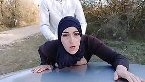 Muslim bitch gets her pussy filled by a stranger